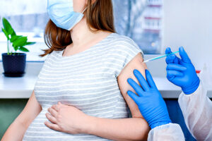 妊娠中・産後の予防接種について